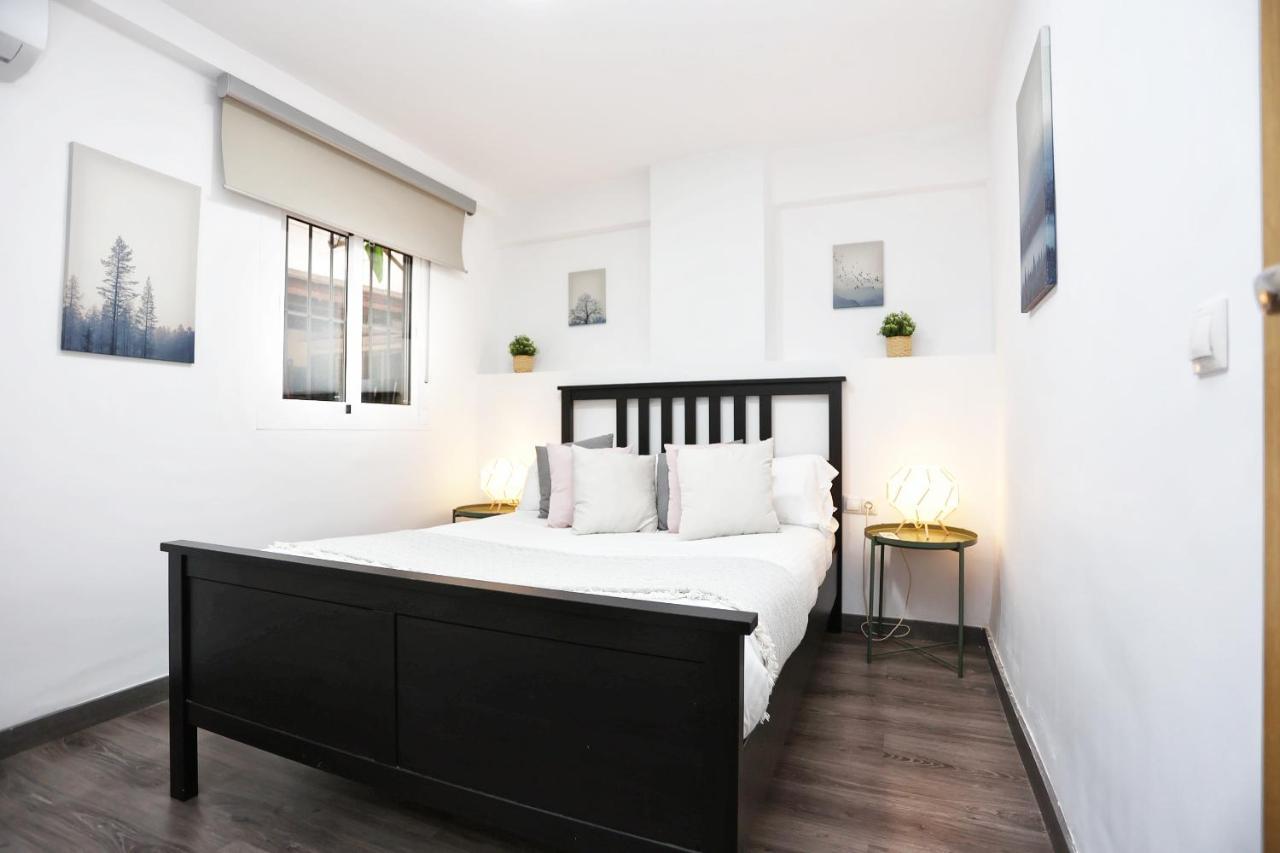 Holidays2Malaga Goya - Zona Huelin & 500 Mts De La Playa Appartement Buitenkant foto