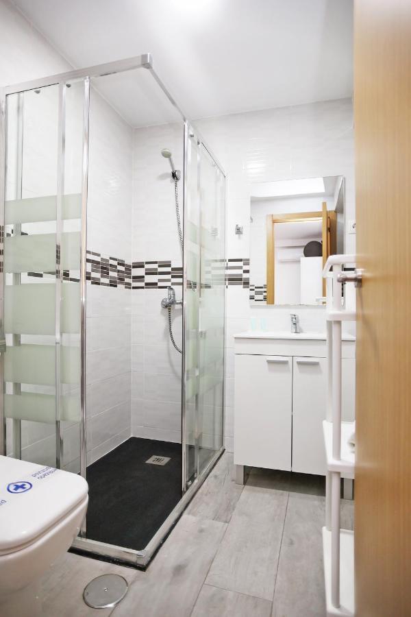 Holidays2Malaga Goya - Zona Huelin & 500 Mts De La Playa Appartement Buitenkant foto
