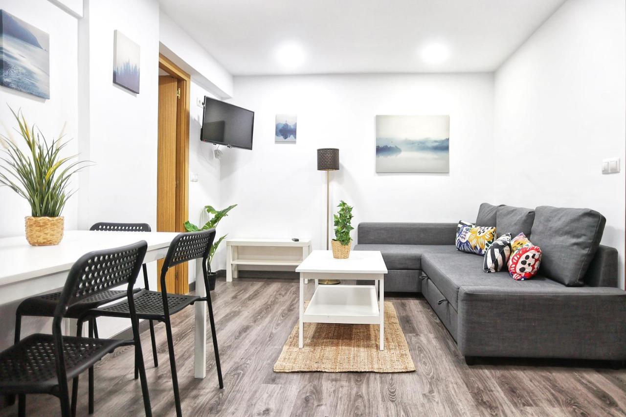 Holidays2Malaga Goya - Zona Huelin & 500 Mts De La Playa Appartement Buitenkant foto