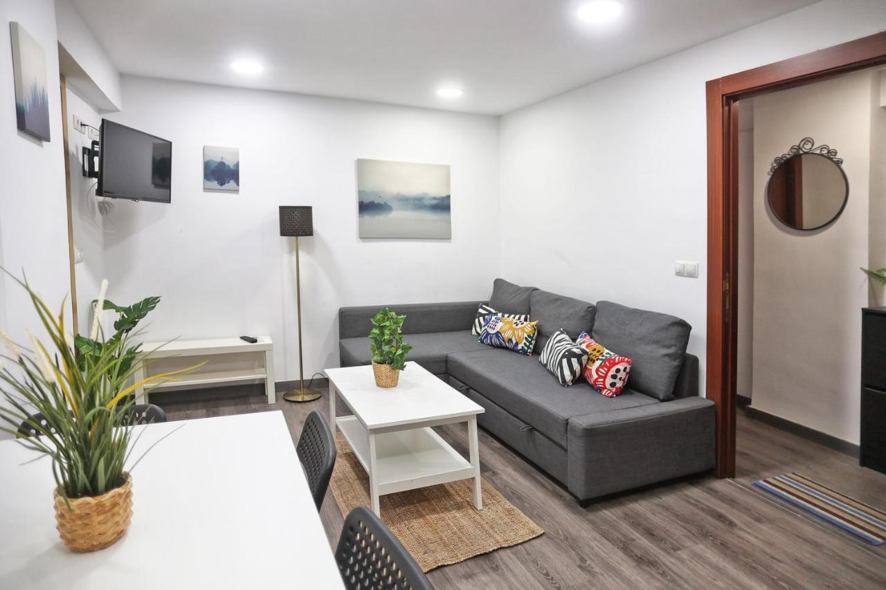 Holidays2Malaga Goya - Zona Huelin & 500 Mts De La Playa Appartement Buitenkant foto
