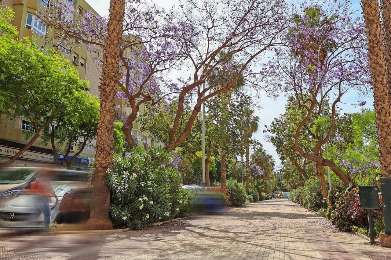 Holidays2Malaga Goya - Zona Huelin & 500 Mts De La Playa Appartement Buitenkant foto