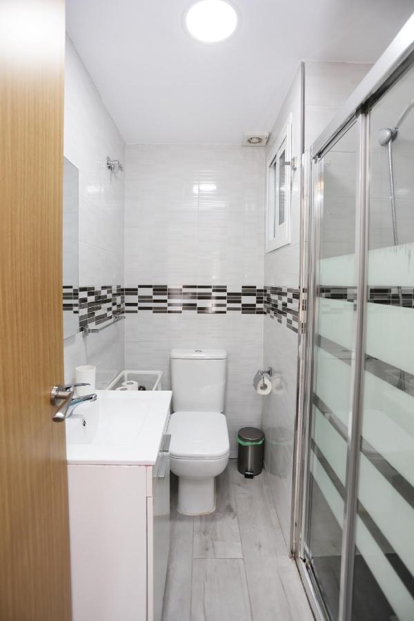 Holidays2Malaga Goya - Zona Huelin & 500 Mts De La Playa Appartement Buitenkant foto